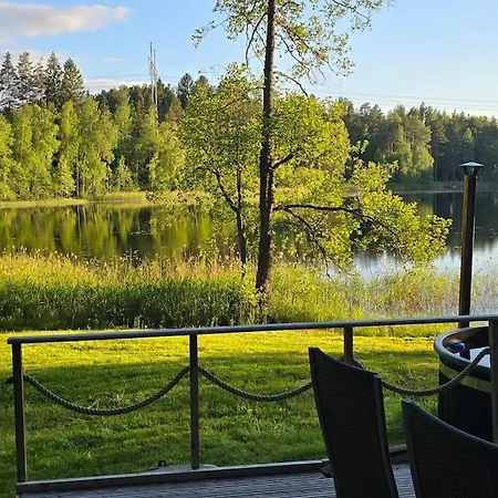 Moekki Ympaerivuotinen, بيت للعطل *