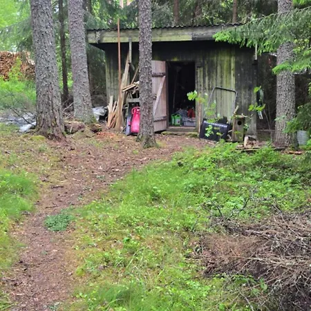 Moekki Ympaerivuotinen, 別荘