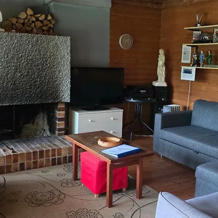 Moekki Ympaerivuotinen, بيت للعطل *