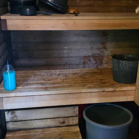 Moekki Ympaerivuotinen, *