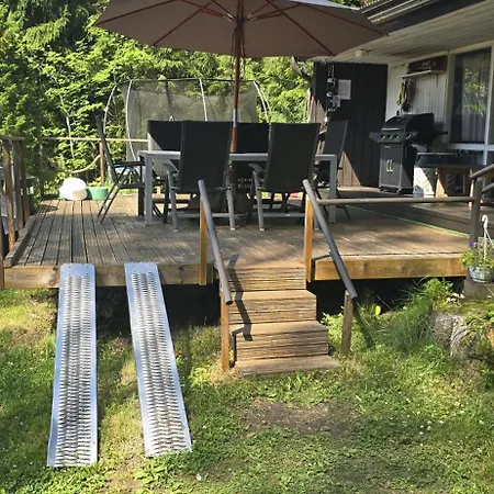 別荘 Moekki Ympaerivuotinen,