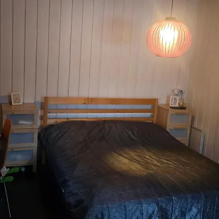 بيت للعطل Moekki Ympaerivuotinen, Tammela