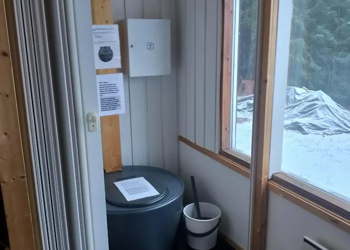 Moekki Ympaerivuotinen, 度假居 *